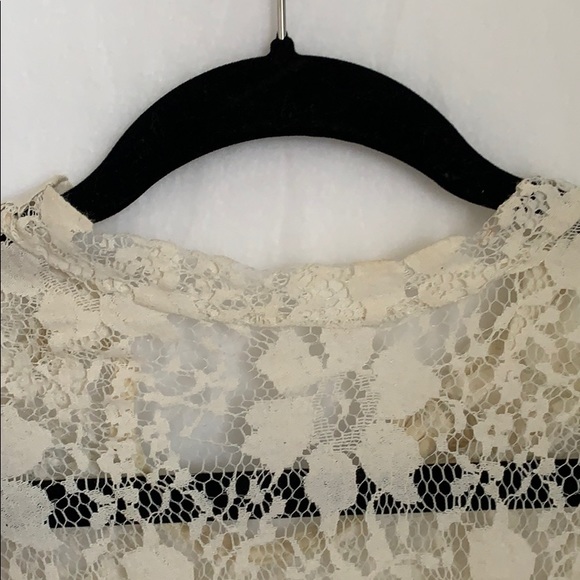 Beautiful off white /cream lace top - Picture 4 of 7